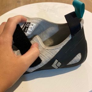 Black Diamond women’s momentum climbing shoes
